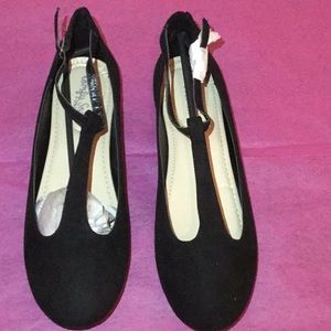 Comfy Soles by Bamboo flats in black